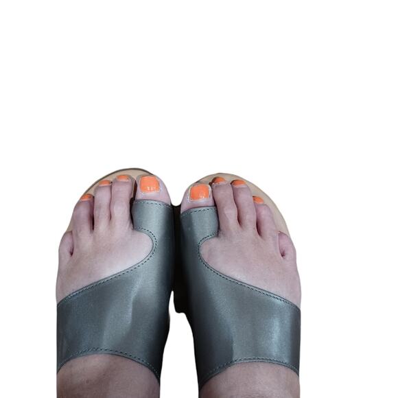 Gray Over the Toe Sandals Size 9 - Picture 1 of 3